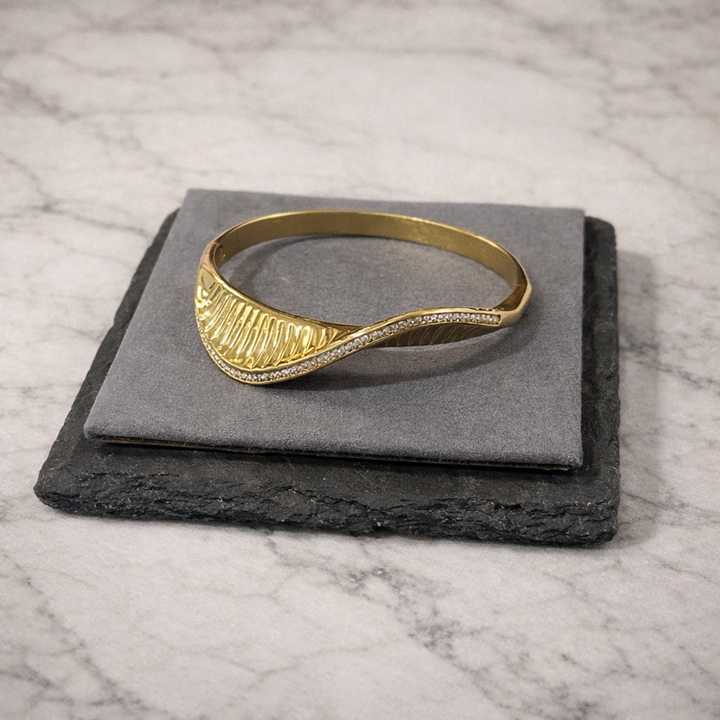 Twisted Curve Allure Cuff Bracelet